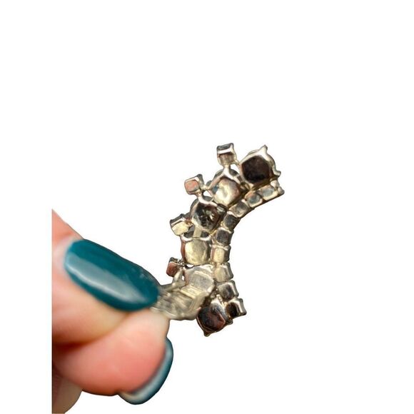 Vintage ice blue rhinestone clip earrings great shape - Picture 6 of 7